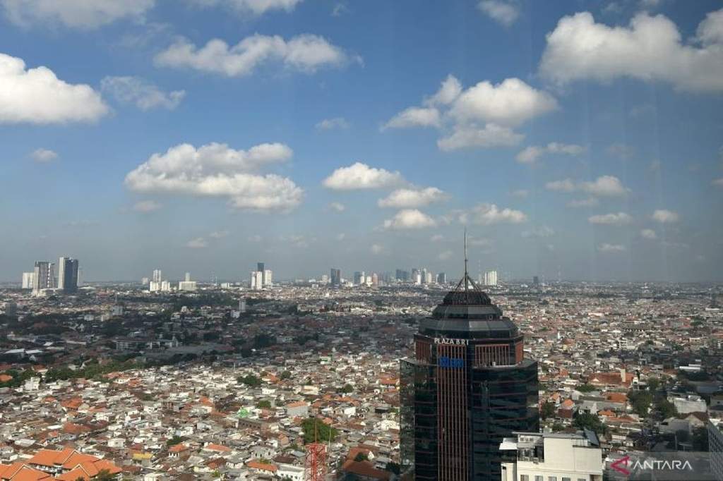 BMKG Prakirakan Akhir Pekan yang Kelabu dan Berawan di Surabaya