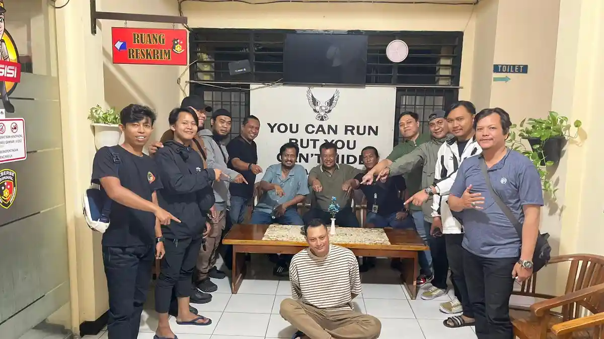FRS pelaku penganiayaan Jagakarsa terborgol dan dikepung polisi di ruang Reskrim