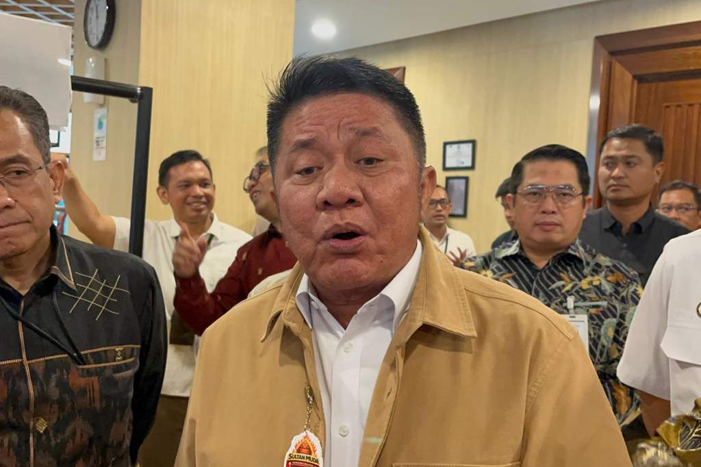 Gubernur Sumatera Selatan Herman Deru meresmikan pembukaan kegiatan Sultan Muda Fair 2026 di Palembang