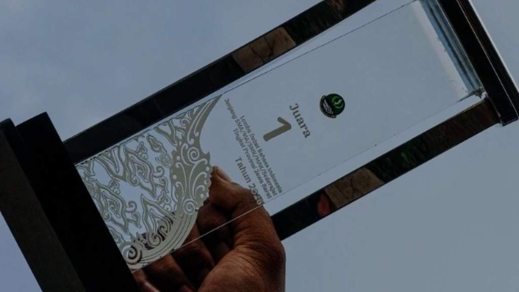 Tim debater Kota Bogor meraih juara pertama Lomba Debat Indonesia Jawa Barat 2026