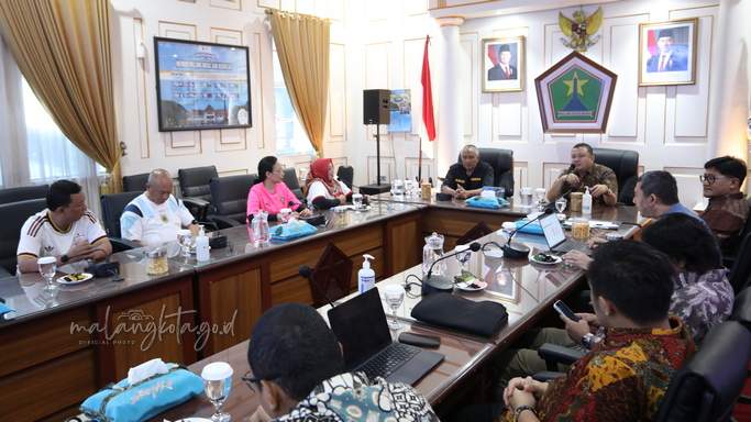 Sekda Kota Malang Erik Setyo Santoso saat menerima kunjungan kerja dari Ditjen Ekosistem Digital Komdigi