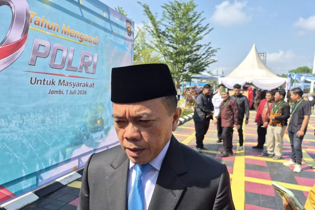 Gubernur Jambi Al Haris memberikan keterangan terkait pertimbangan penerimaan CPNS dan hemat APBD