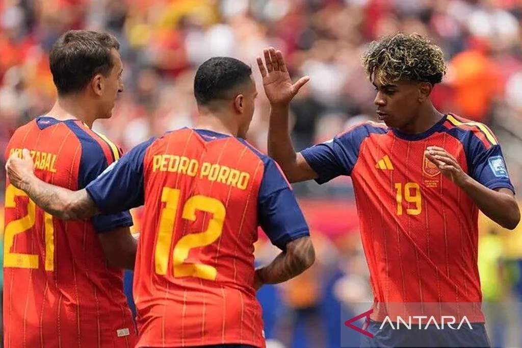 Cristiano Ronaldo dari Portugal dan Lamine Yamal dari Spanyol bersiap duel di Piala Dunia 2026