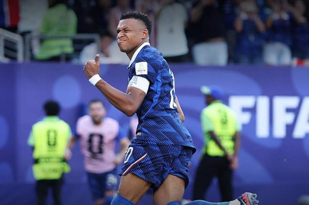 Kylian Mbappe merayakan gol penalti penentu kemenangan Prancis atas Paraguay di Piala Dunia 2026