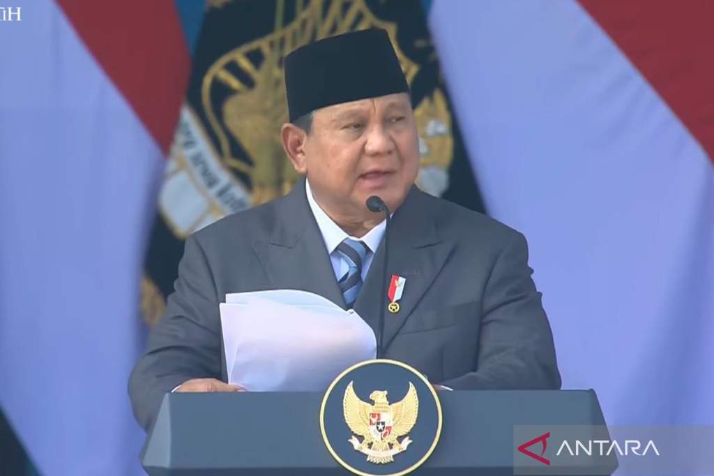 Presiden Prabowo Subianto memberikan amanat pada Hari Bhayangkara Ke-80 di Cikeas Bogor