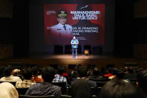 Gubernur DKI Jakarta Pramono Anung dalam acara diskusi buku di Taman Ismail Marzuki