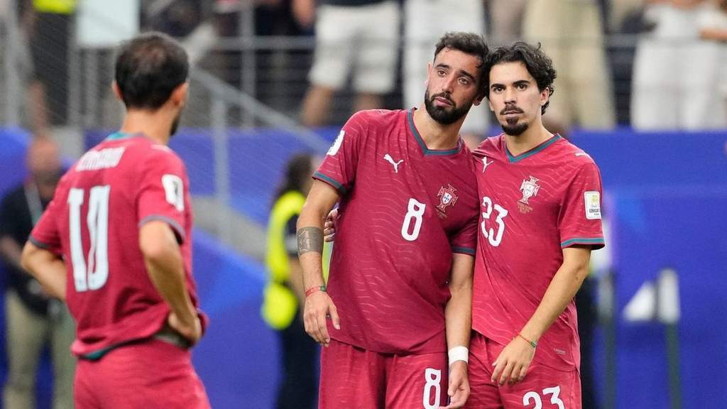 Cristiano Ronaldo tampak kecewa setelah Portugal tersingkir dari Piala Dunia