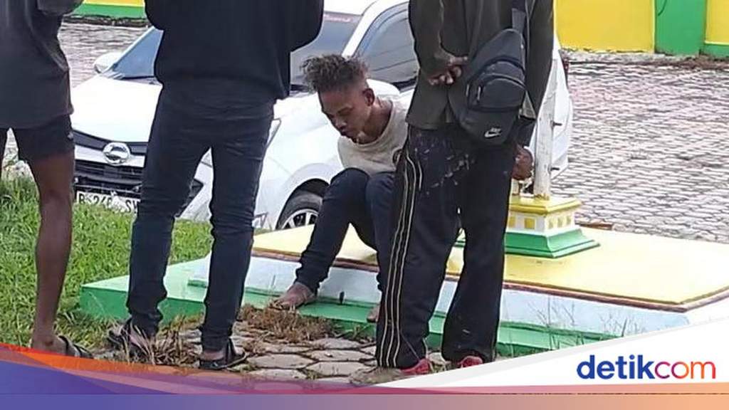 Wali Kota Solo Respati Ardi saat menghadiri pelantikan Perbasi Solo untuk atasi sekolah sepi peminat