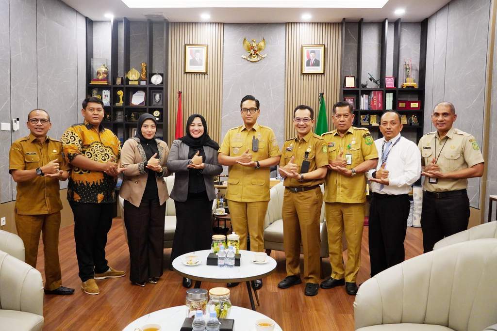 Wali Kota Medan Rico Waas menerima audiensi PT Alamanda Production terkait film Pramuka