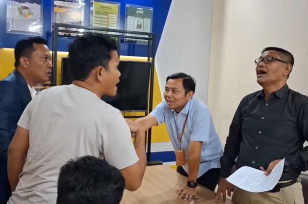 Folmer Welington Silalahi mendatangi kantor pajak terkait tagihan Rp8 miliar
